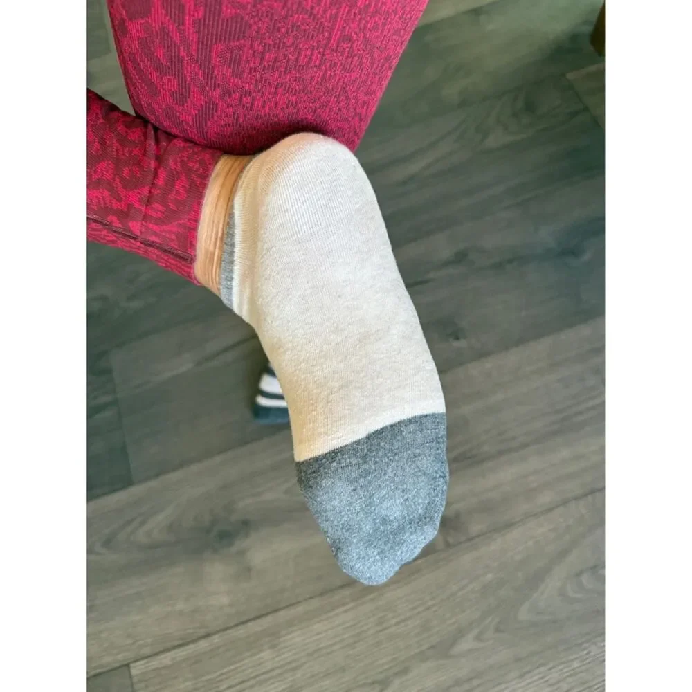 No Brand grey cream